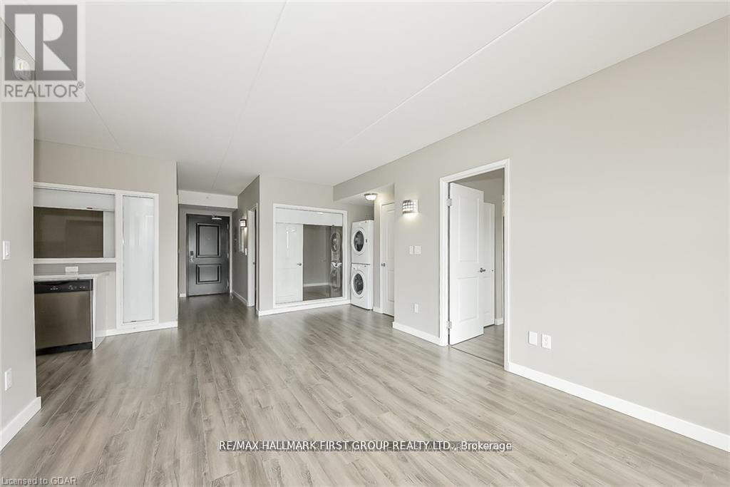 Source URL: https://ddfcdn.realtor.ca/listing/TS639112512857300000/reb82/highres/4/x12971324_4.jpg