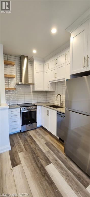 Source URL: https://ddfcdn.realtor.ca/listing/TS639112537271930000/reb14/highres/7/40818527_2.jpg
