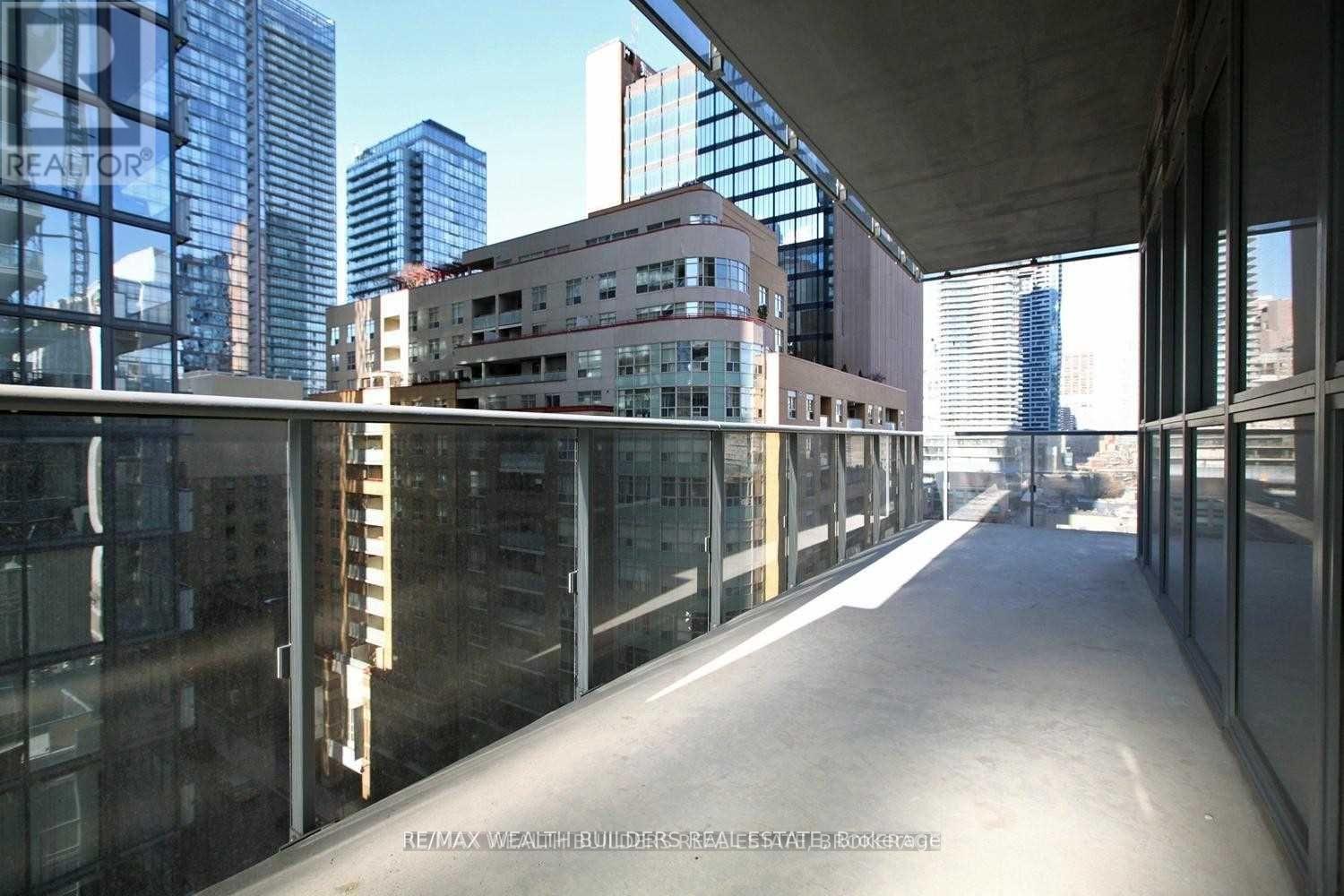 Source URL: https://ddfcdn.realtor.ca/listing/TS639112522161970000/reb82/highres/0/c12971610_26.jpg