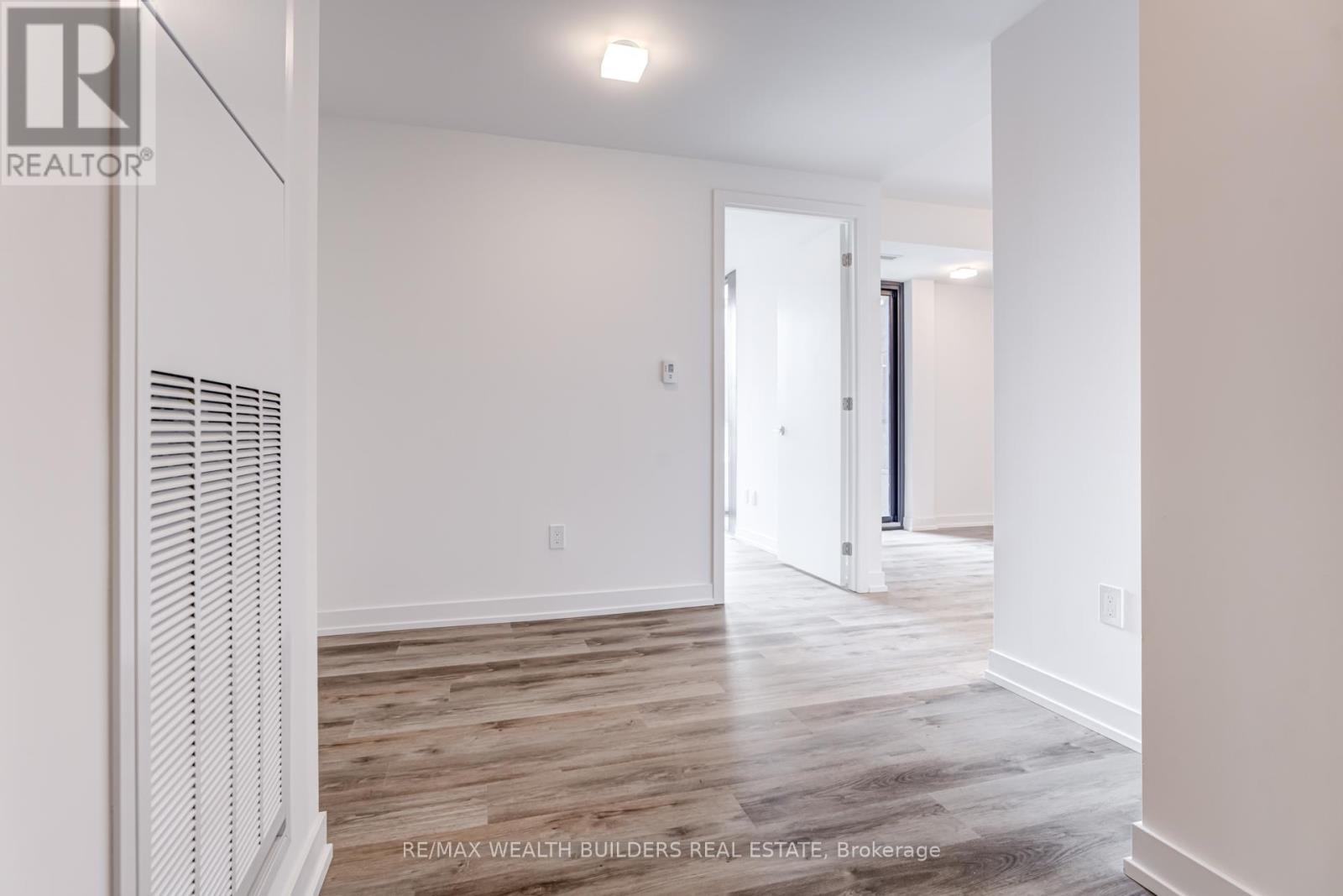 Source URL: https://ddfcdn.realtor.ca/listing/TS639112522170730000/reb82/highres/4/c12971664_3.jpg