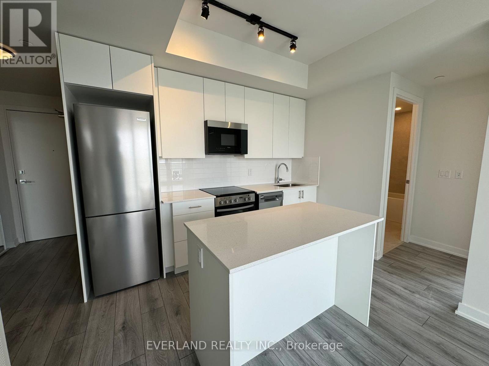Source URL: https://ddfcdn.realtor.ca/listing/TS639112522172170000/reb82/highres/6/c12971676_1.jpg