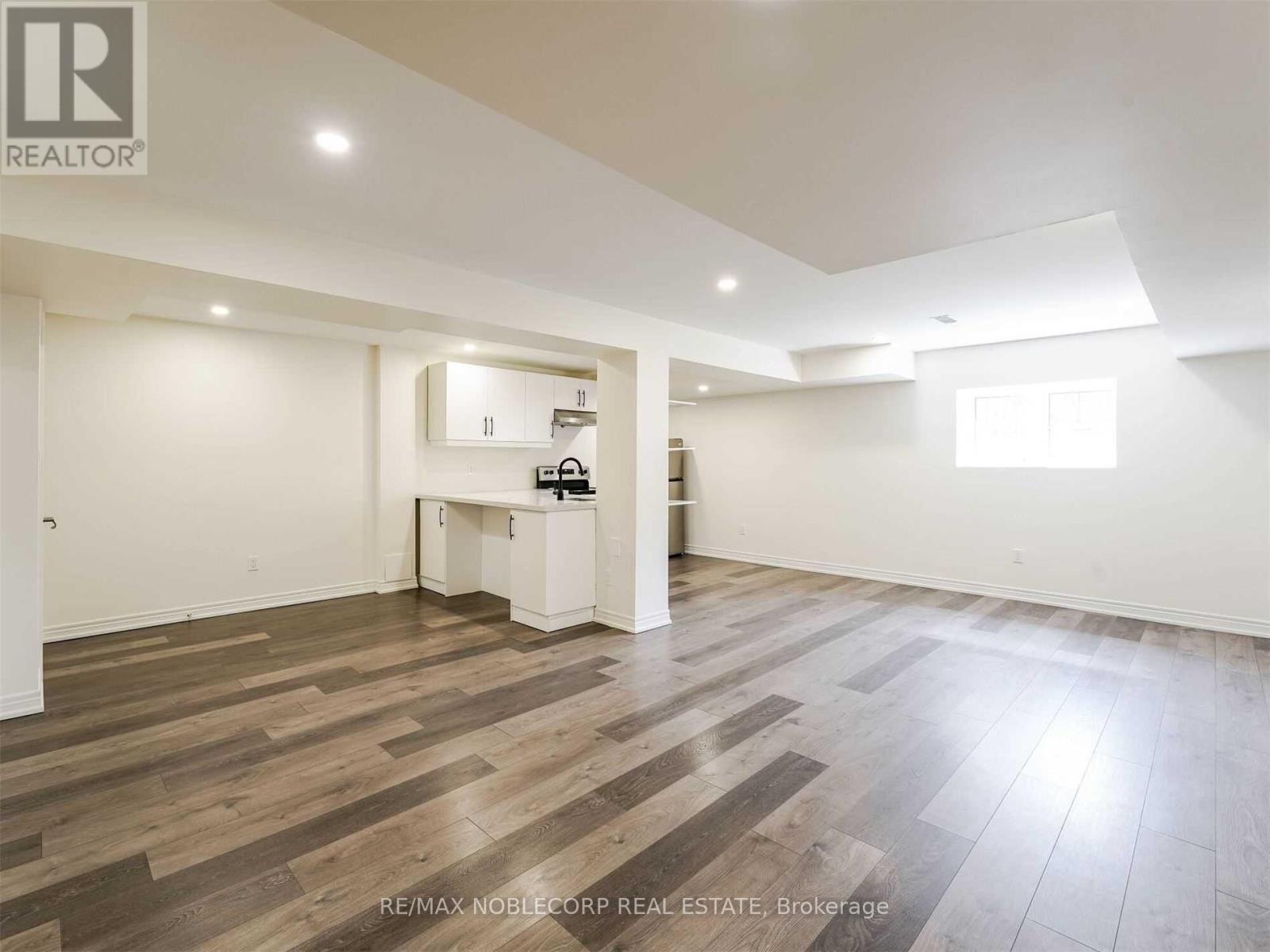 Source URL: https://ddfcdn.realtor.ca/listing/TS639112524554430000/reb82/highres/2/n12971522_5.jpg