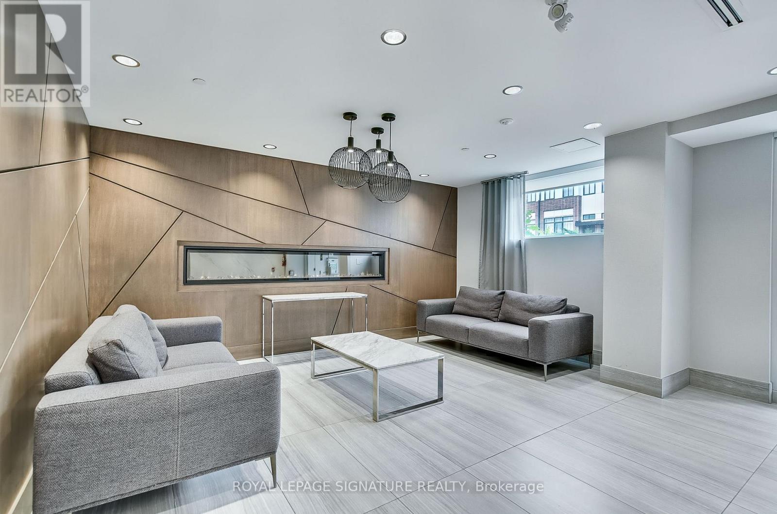 Source URL: https://ddfcdn.realtor.ca/listing/TS639112529479630000/reb82/highres/4/x12971694_3.jpg
