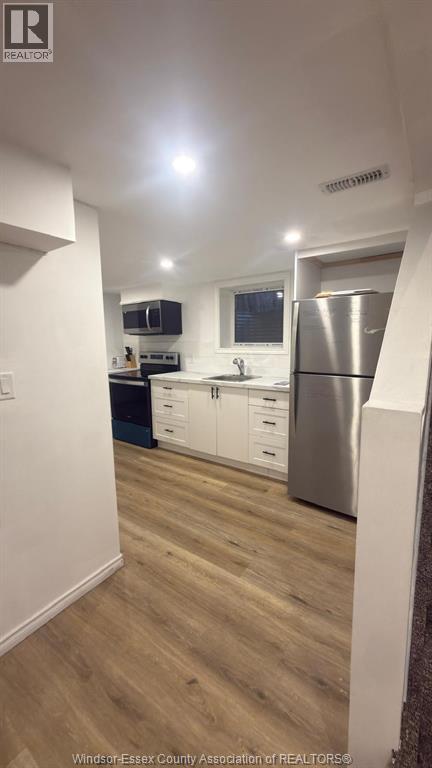 Source URL: https://ddfcdn.realtor.ca/listing/TS639112541101270000/reb34/highres/2/26007432_4.jpg