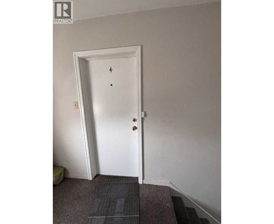Source URL: https://ddfcdn.realtor.ca/listing/TS639112734617630000/reb26/highres/0/A2300010_3.jpg