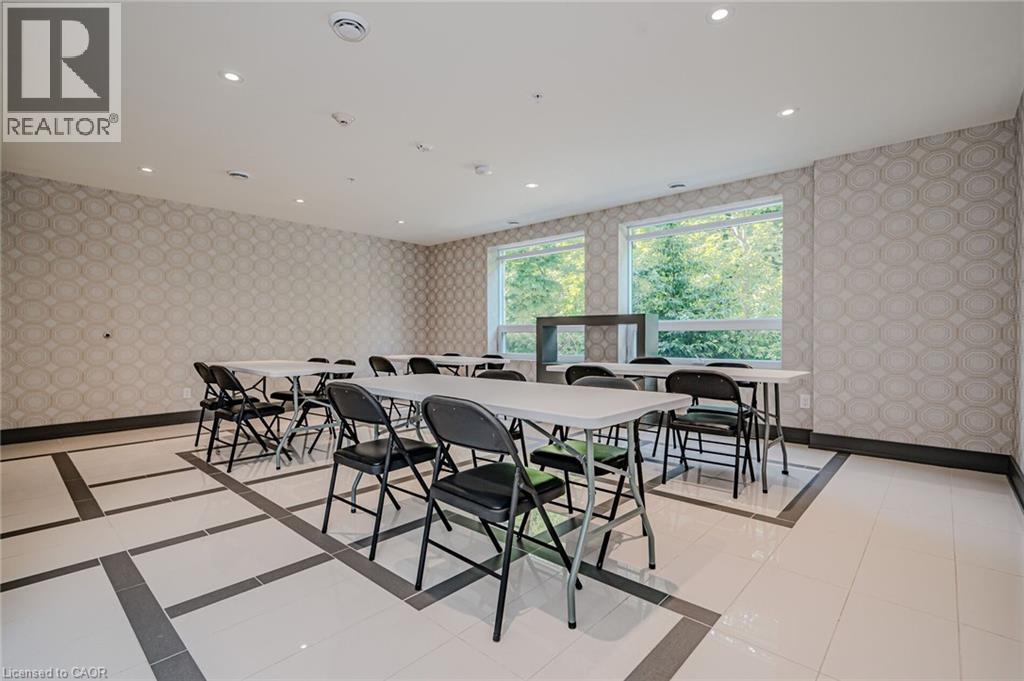 Source URL: https://ddfcdn.realtor.ca/listing/TS639112548354800000/reb14/highres/8/40818598_23.jpg