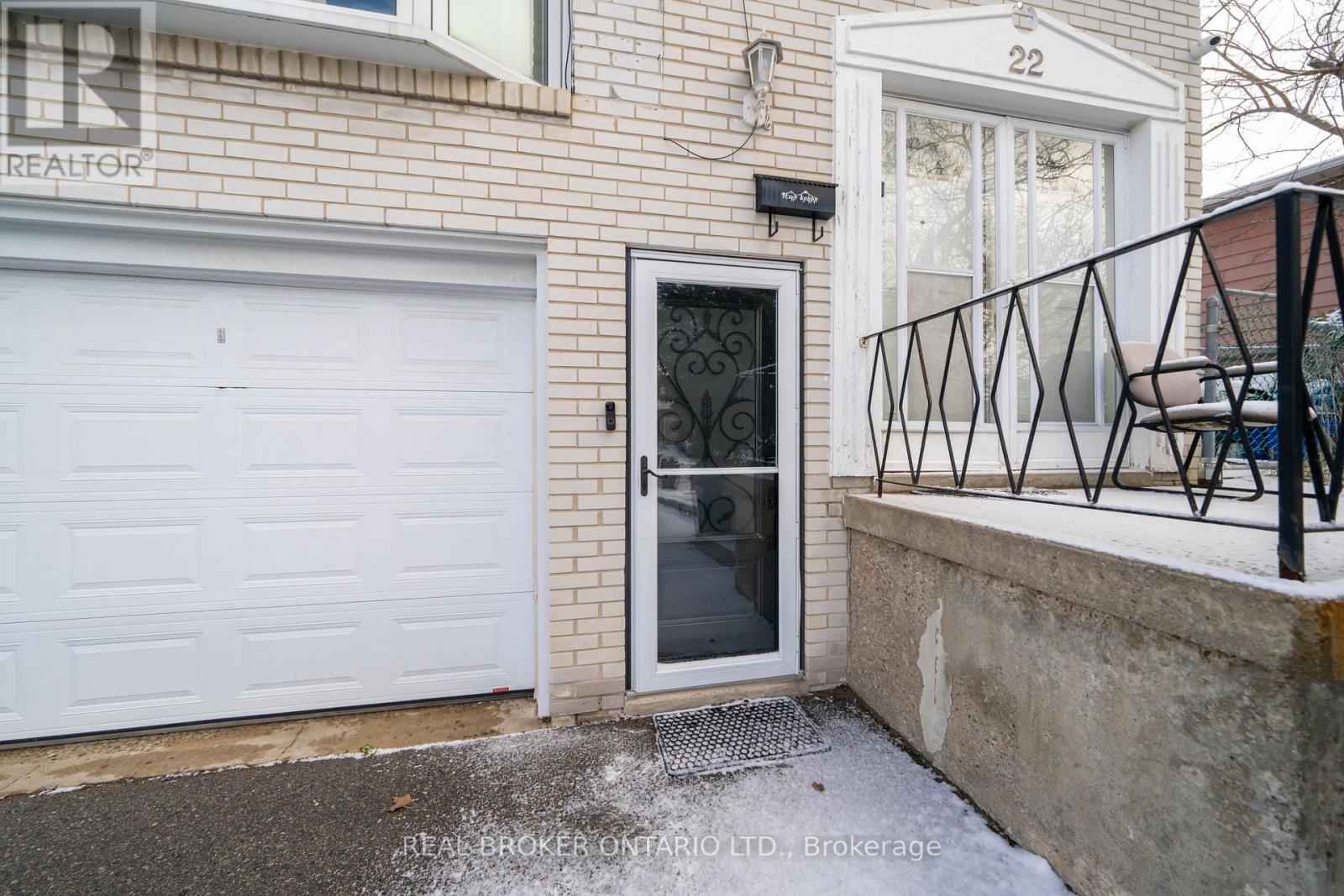 Source URL: https://ddfcdn.realtor.ca/listing/TS639112556682330000/reb82/highres/6/c12972086_2.jpg