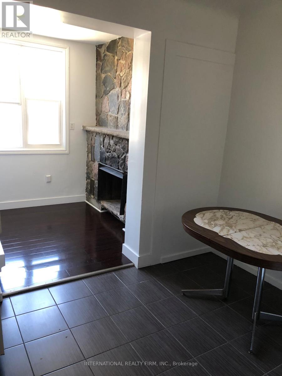 Source URL: https://ddfcdn.realtor.ca/listing/TS639112556683470000/reb82/highres/2/c12972102_4.jpg