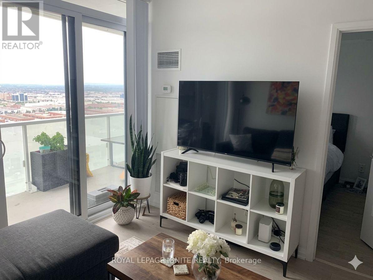 Source URL: https://ddfcdn.realtor.ca/listing/TS639112558944130000/reb82/highres/2/n12972032_2.jpg