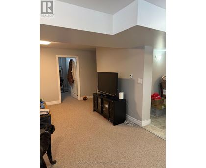 Source URL: https://ddfcdn.realtor.ca/listing/TS639112558955330000/reb82/highres/4/n12972164_5.jpg