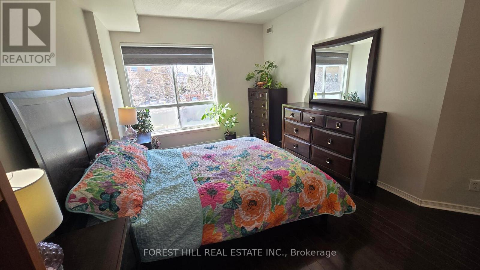 Source URL: https://ddfcdn.realtor.ca/listing/TS639112558956170000/reb82/highres/0/n12972170_19.jpg