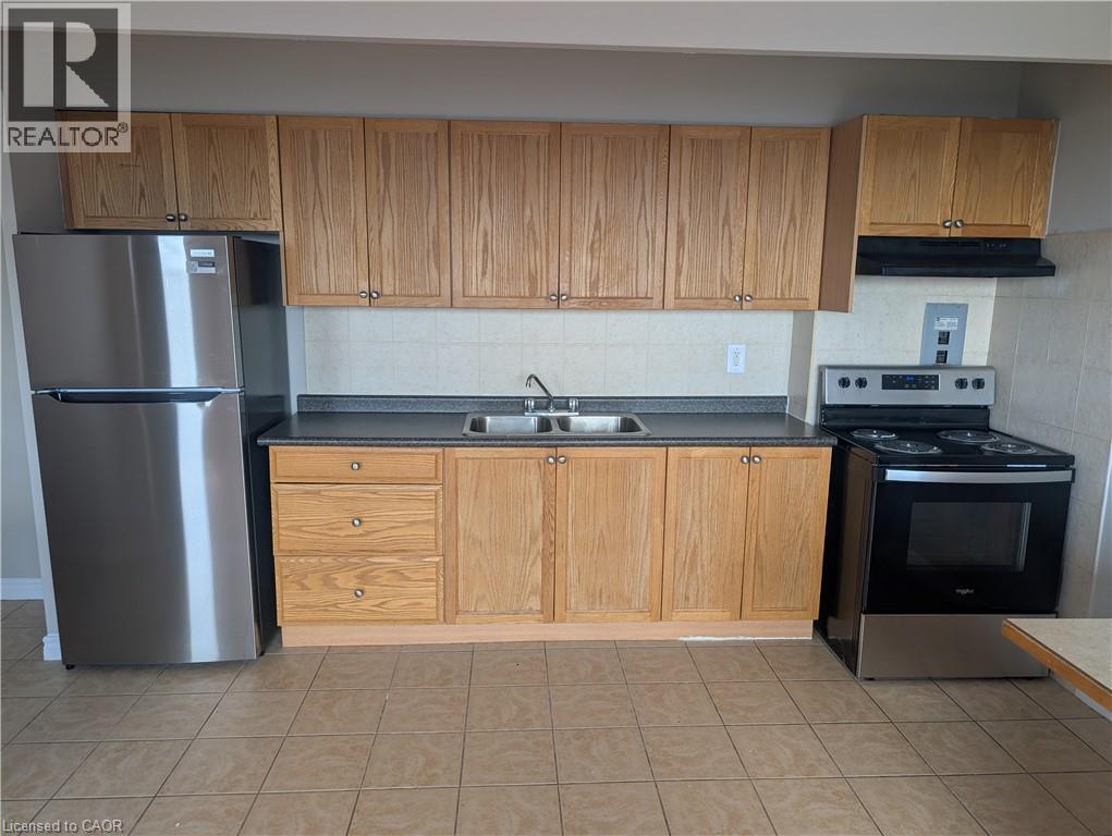 Source URL: https://ddfcdn.realtor.ca/listing/TS639112559430600000/reb14/highres/5/40818735_3.jpg