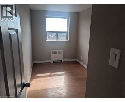 Source URL: https://ddfcdn.realtor.ca/listing/TS639112559430600000/reb14/highres/5/40818735_5.jpg