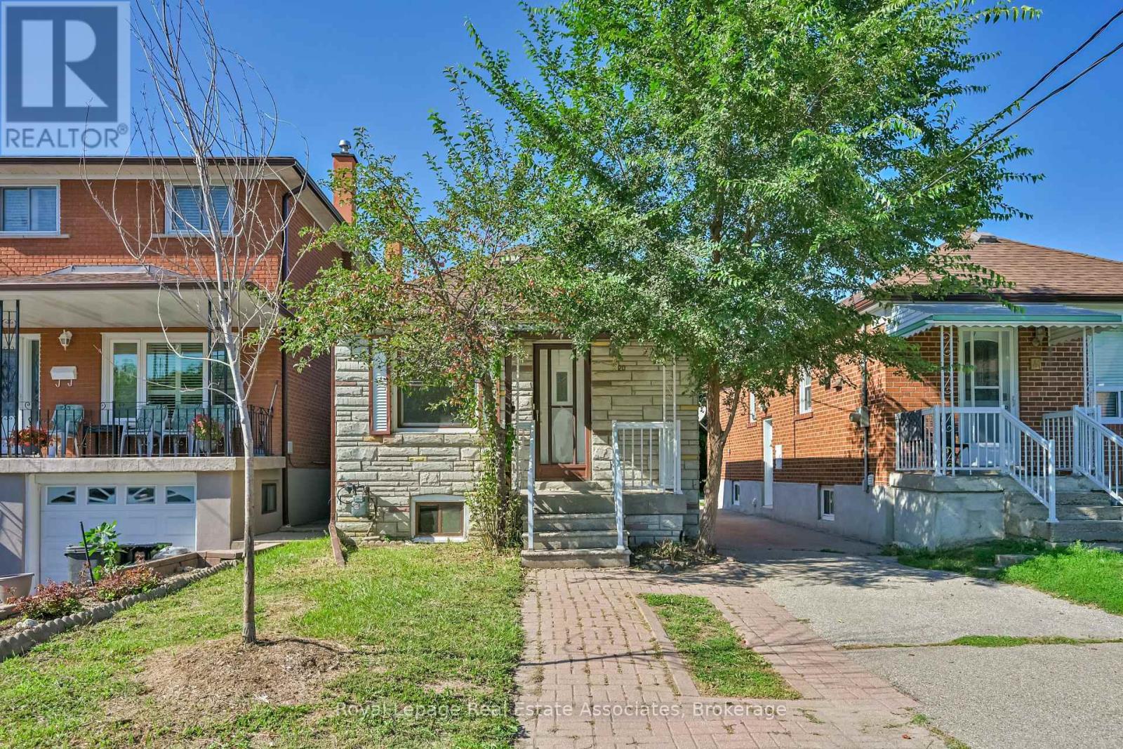 Source URL: https://ddfcdn.realtor.ca/listing/TS639112562027670000/reb82/highres/0/w12972160_1.jpg