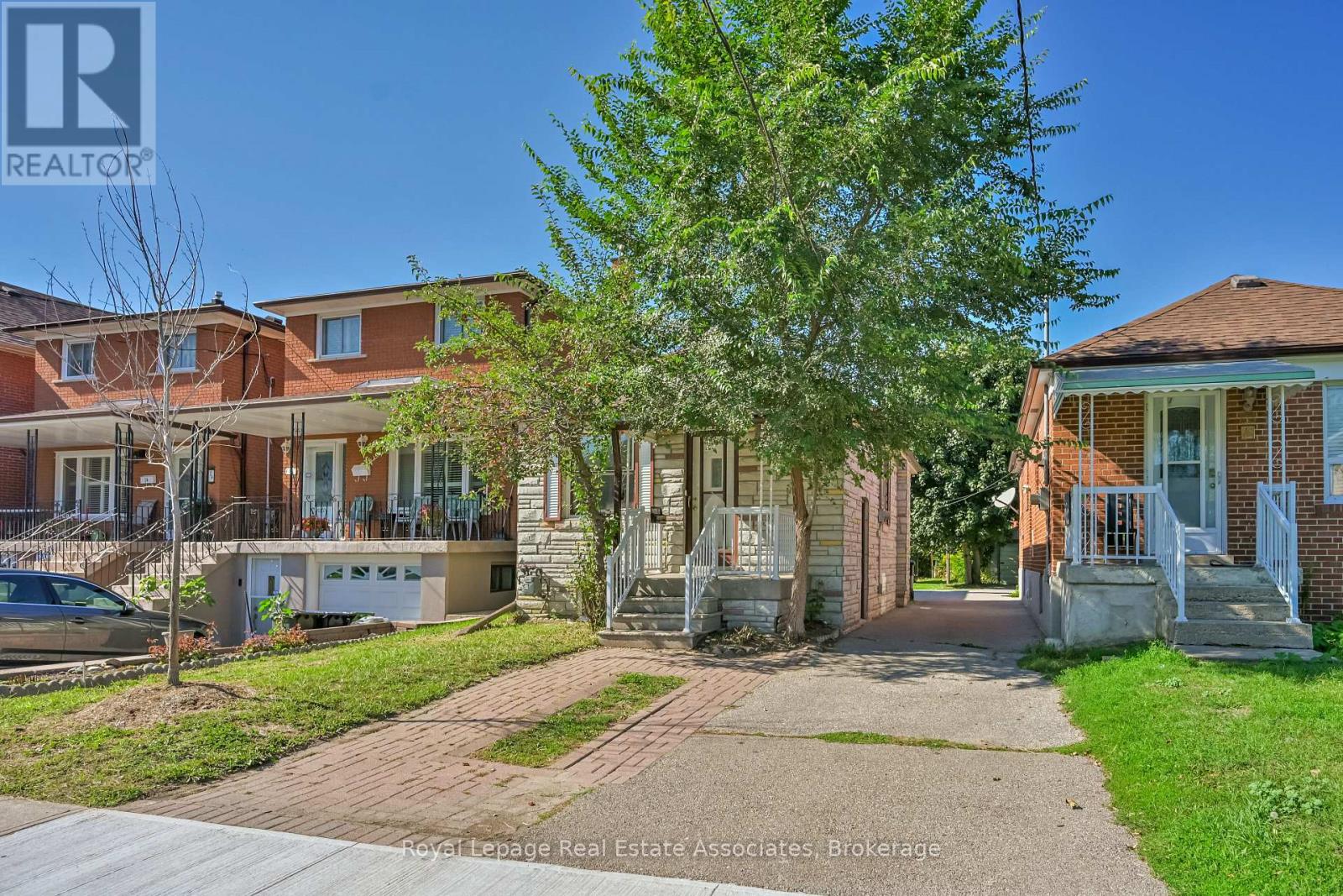 Source URL: https://ddfcdn.realtor.ca/listing/TS639112562027670000/reb82/highres/0/w12972160_2.jpg