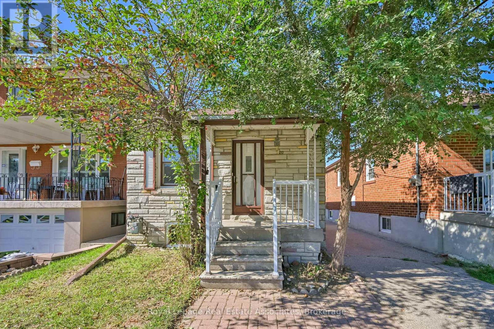 Source URL: https://ddfcdn.realtor.ca/listing/TS639112562027670000/reb82/highres/0/w12972160_3.jpg