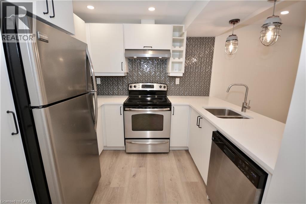 Source URL: https://ddfcdn.realtor.ca/listing/TS639112566258470000/reb14/highres/2/40816282_3.jpg