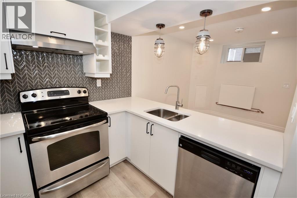Source URL: https://ddfcdn.realtor.ca/listing/TS639112566258470000/reb14/highres/2/40816282_5.jpg