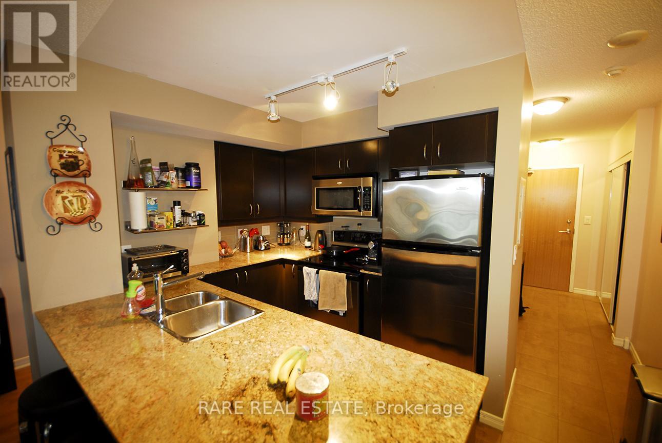 Source URL: https://ddfcdn.realtor.ca/listing/TS639112577093400000/reb82/highres/8/c12972238_6.jpg