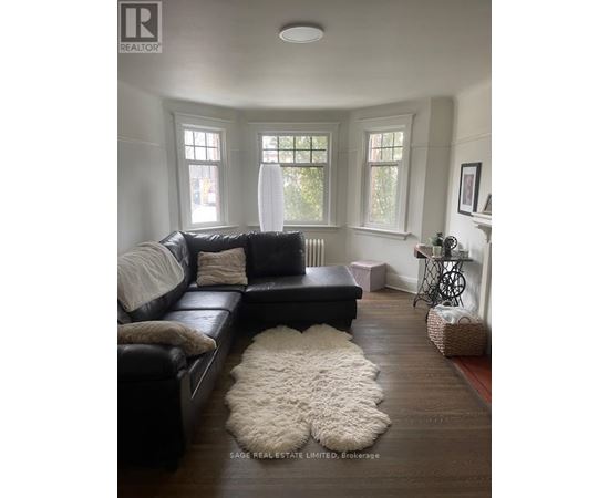 Source URL: https://ddfcdn.realtor.ca/listing/TS639112577108000000/reb82/highres/6/c12972326_7.jpg