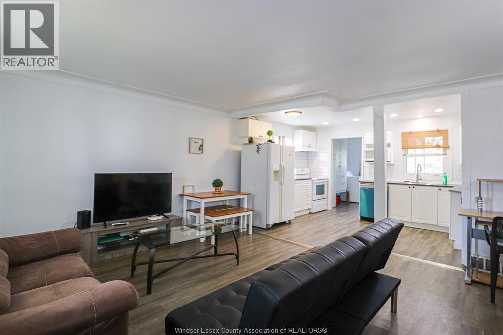 Source URL: https://ddfcdn.realtor.ca/listing/TS639112589438330000/reb34/highres/3/26007493_4.jpg