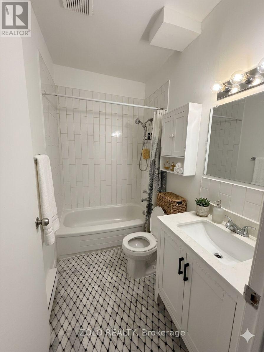 Source URL: https://ddfcdn.realtor.ca/listing/TS639112593106400000/reb82/highres/2/c12972712_5.jpg