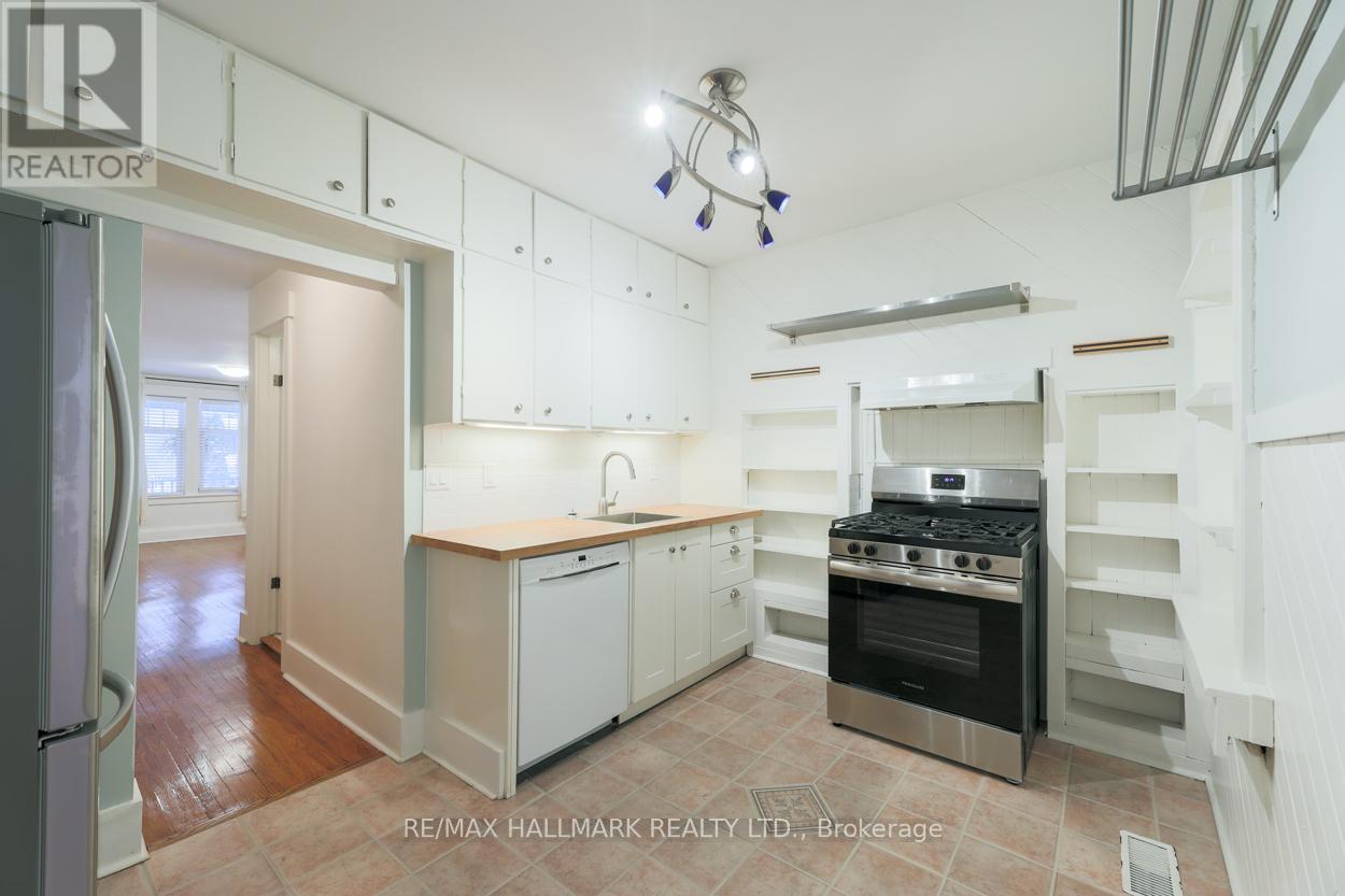 Source URL: https://ddfcdn.realtor.ca/listing/TS639112594009370000/reb82/highres/6/e12972446_7.jpg