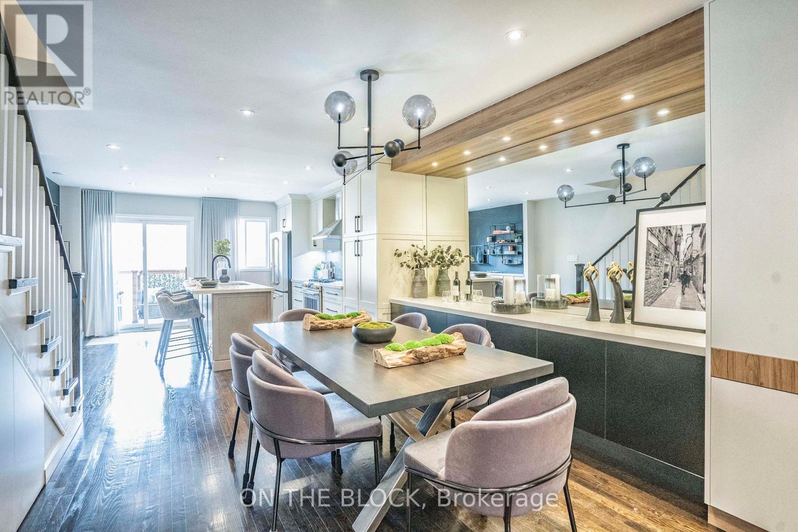 Source URL: https://ddfcdn.realtor.ca/listing/TS639112594013000000/reb82/highres/6/e12972496_16.jpg