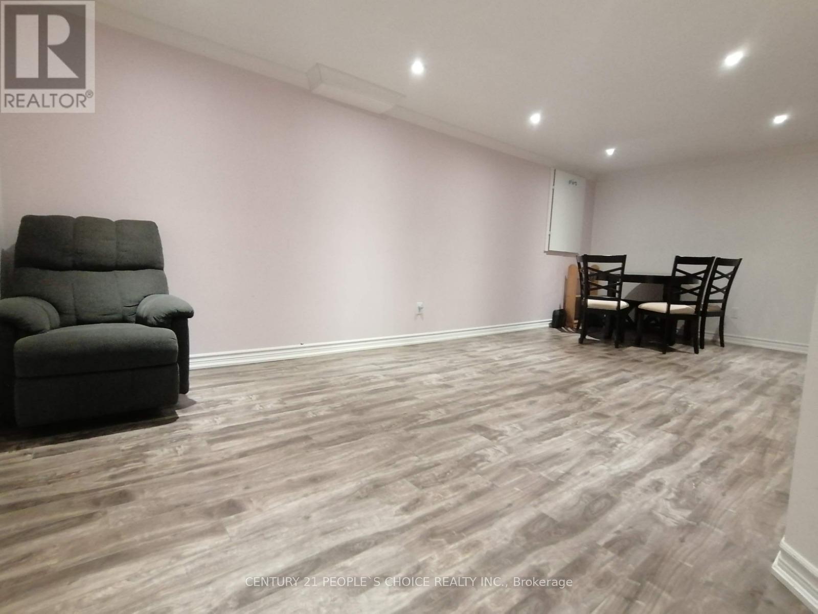 Source URL: https://ddfcdn.realtor.ca/listing/TS639112598593430000/reb82/highres/4/w12972654_2.jpg