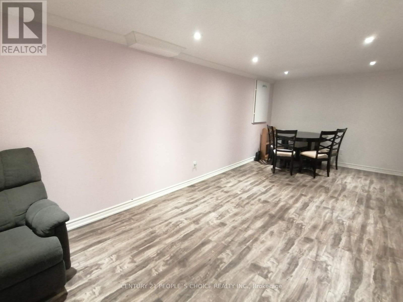 Source URL: https://ddfcdn.realtor.ca/listing/TS639112598593430000/reb82/highres/4/w12972654_3.jpg
