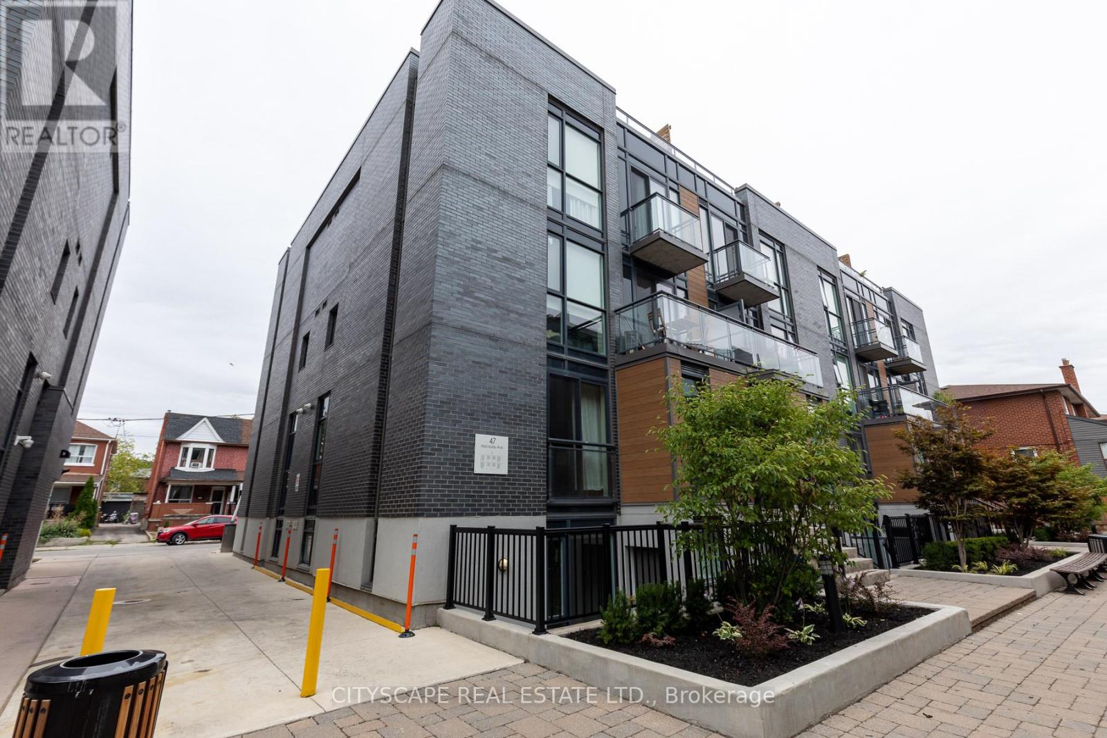 Source URL: https://ddfcdn.realtor.ca/listing/TS639112598615600000/reb82/highres/6/w12972736_1.jpg