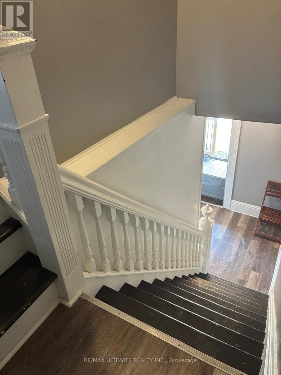 Source URL: https://ddfcdn.realtor.ca/listing/TS639112603240600000/reb82/highres/0/x12972450_3.jpg