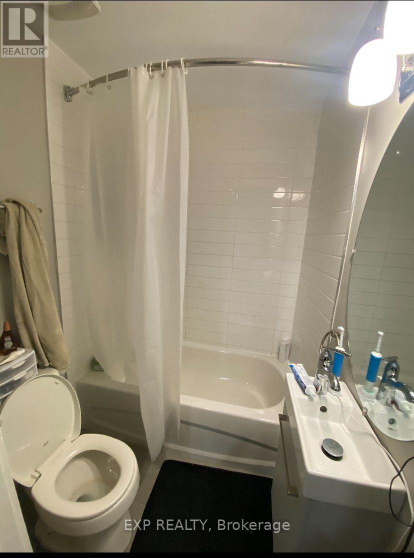 Source URL: https://ddfcdn.realtor.ca/listing/TS639112600416730000/reb82/highres/8/x12972548_4.jpg