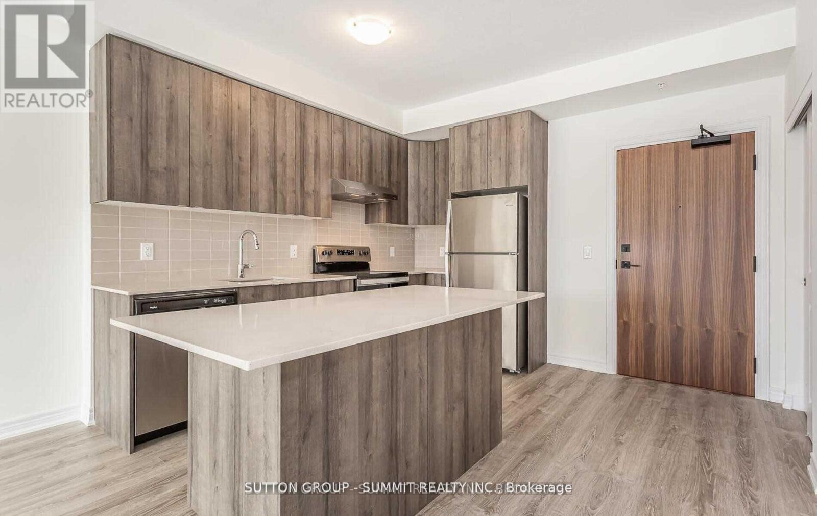 Source URL: https://ddfcdn.realtor.ca/listing/TS639112600425730000/reb82/highres/2/x12972622_10.jpg