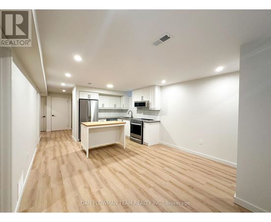 Source URL: https://ddfcdn.realtor.ca/listing/TS639112611766870000/reb82/highres/2/e12972772_2.jpg