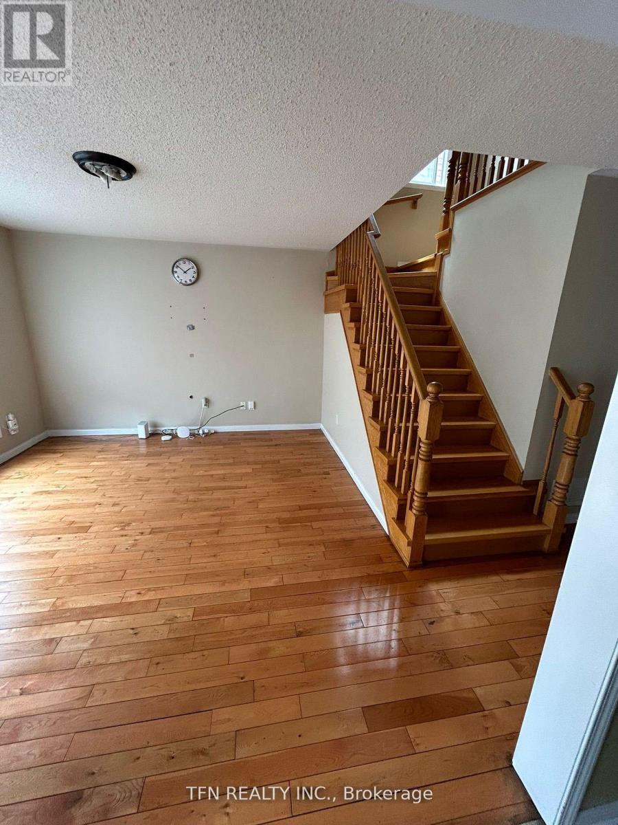 Source URL: https://ddfcdn.realtor.ca/listing/TS639112611774900000/reb82/highres/2/e12972902_5.jpg