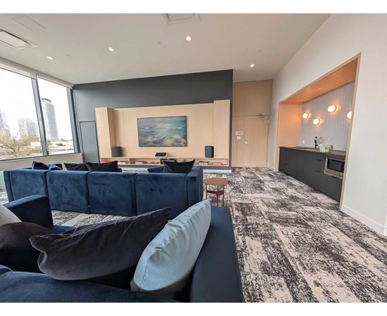 Source URL: https://ddfcdn.realtor.ca/listing/TS639112687068530000/reb6/highres/4/R3108724_8.jpg