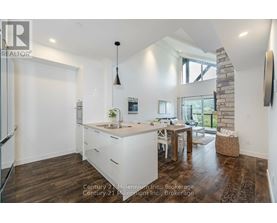 Source URL: https://ddfcdn.realtor.ca/listing/TS639112625454700000/reb47/highres/4/x12973134_4.jpg