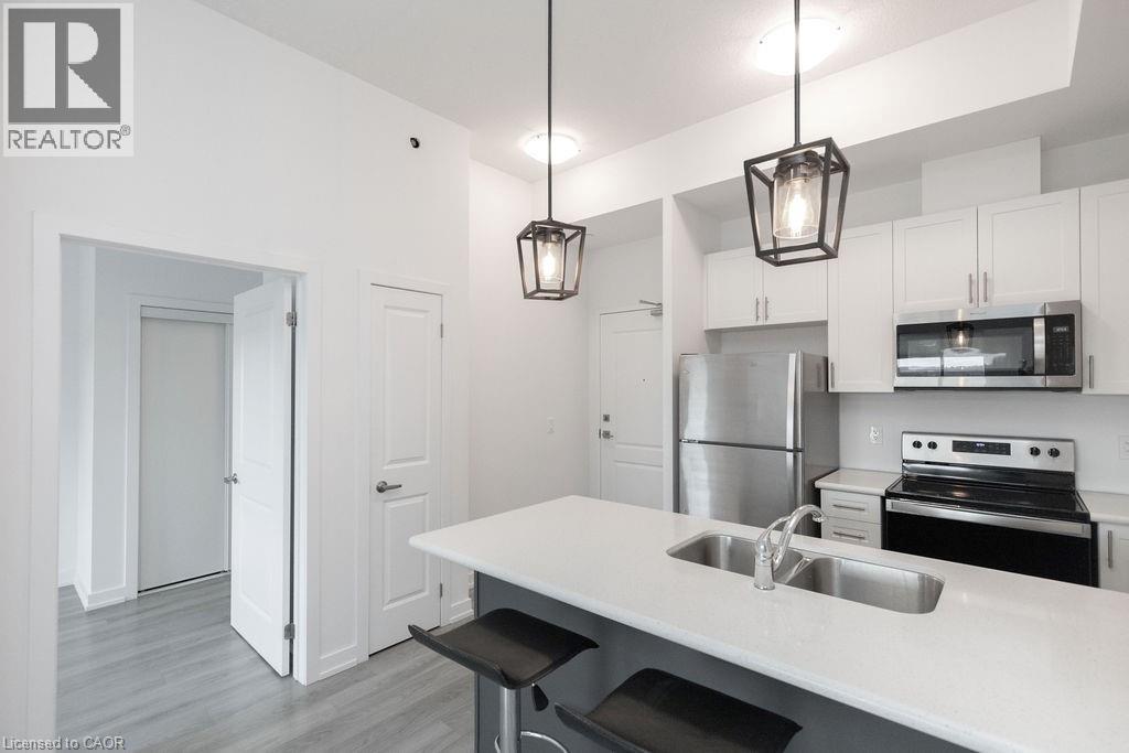 Source URL: https://ddfcdn.realtor.ca/listing/TS639112627216870000/reb14/highres/8/40817988_6.jpg