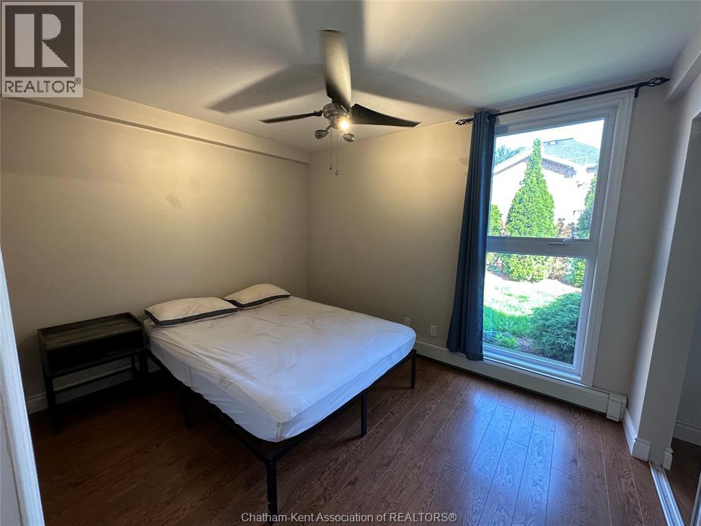 Source URL: https://ddfcdn.realtor.ca/listing/TS639112627881670000/reb32/highres/9/26007529_7.jpg