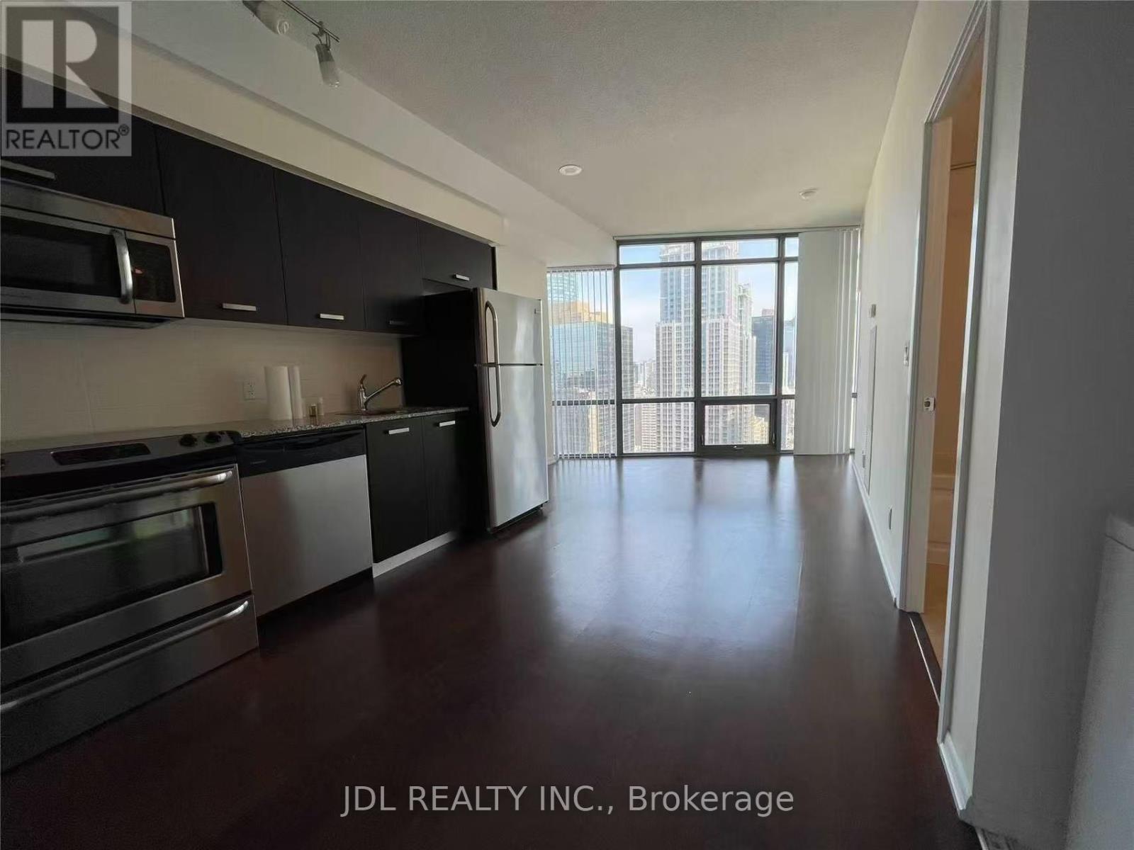Source URL: https://ddfcdn.realtor.ca/listing/TS639112628075000000/reb82/highres/8/c12973138_1.jpg