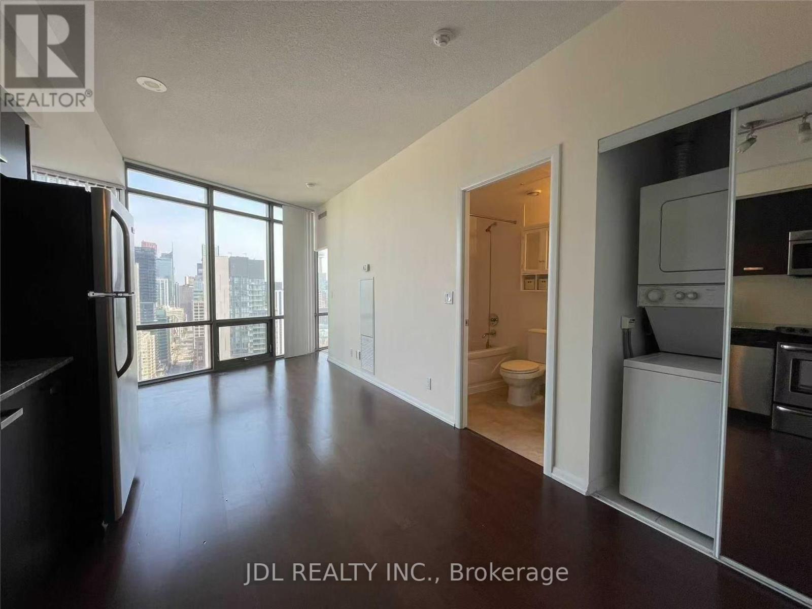 Source URL: https://ddfcdn.realtor.ca/listing/TS639112628075000000/reb82/highres/8/c12973138_3.jpg