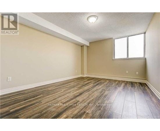 Source URL: https://ddfcdn.realtor.ca/listing/TS639112628848770000/reb82/highres/4/e12973184_4.jpg