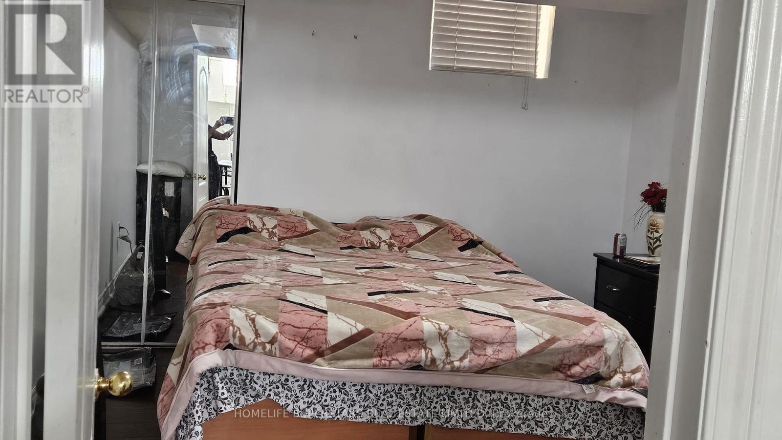 Source URL: https://ddfcdn.realtor.ca/listing/TS639112632974370000/reb82/highres/8/w12973048_2.jpg