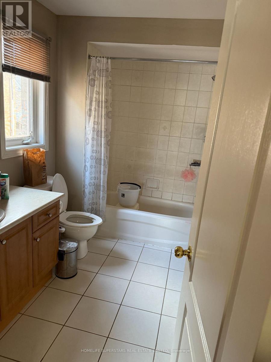 Source URL: https://ddfcdn.realtor.ca/listing/TS639112632974370000/reb82/highres/8/w12973048_3.jpg