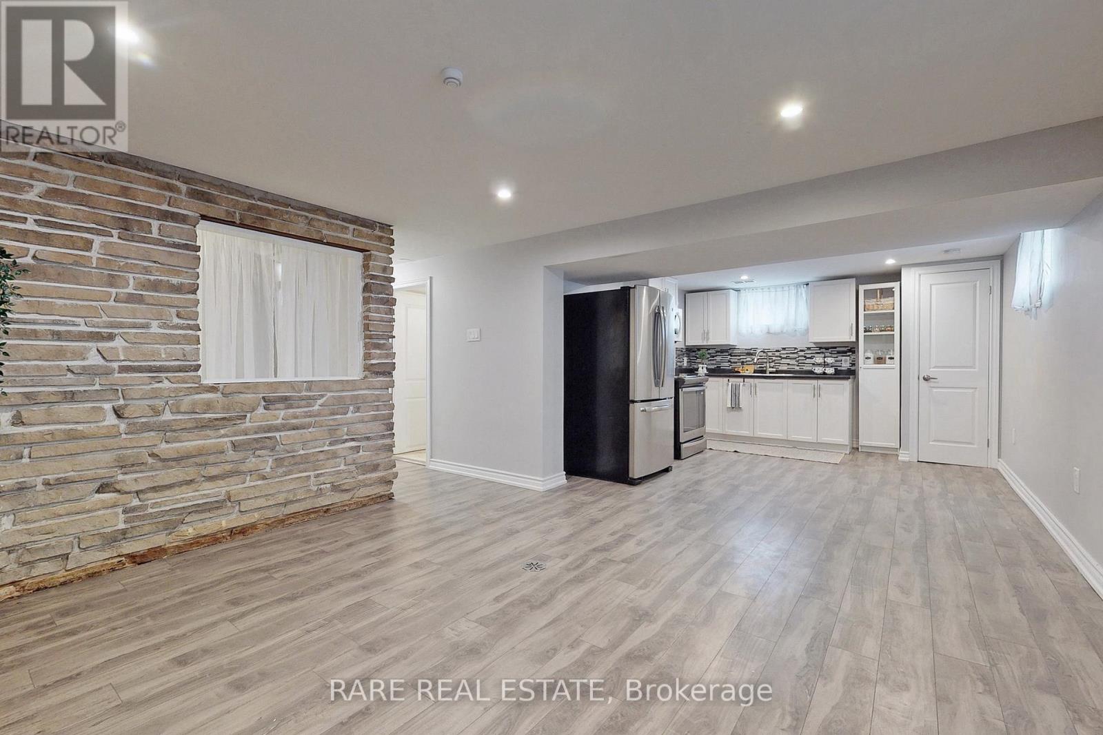 Source URL: https://ddfcdn.realtor.ca/listing/TS639112634847930000/reb82/highres/6/x12973156_1.jpg