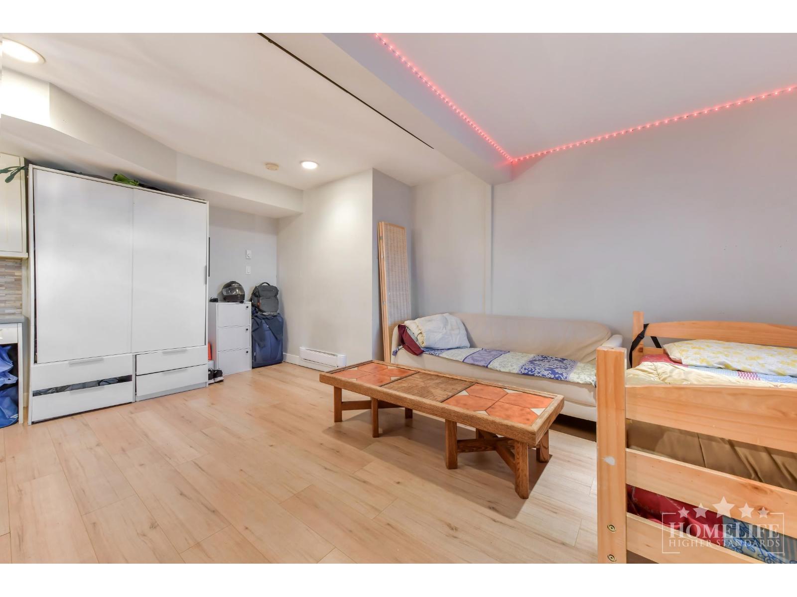 Source URL: https://ddfcdn.realtor.ca/listing/TS639112635011330000/reb6/highres/0/R3108740_4.jpg