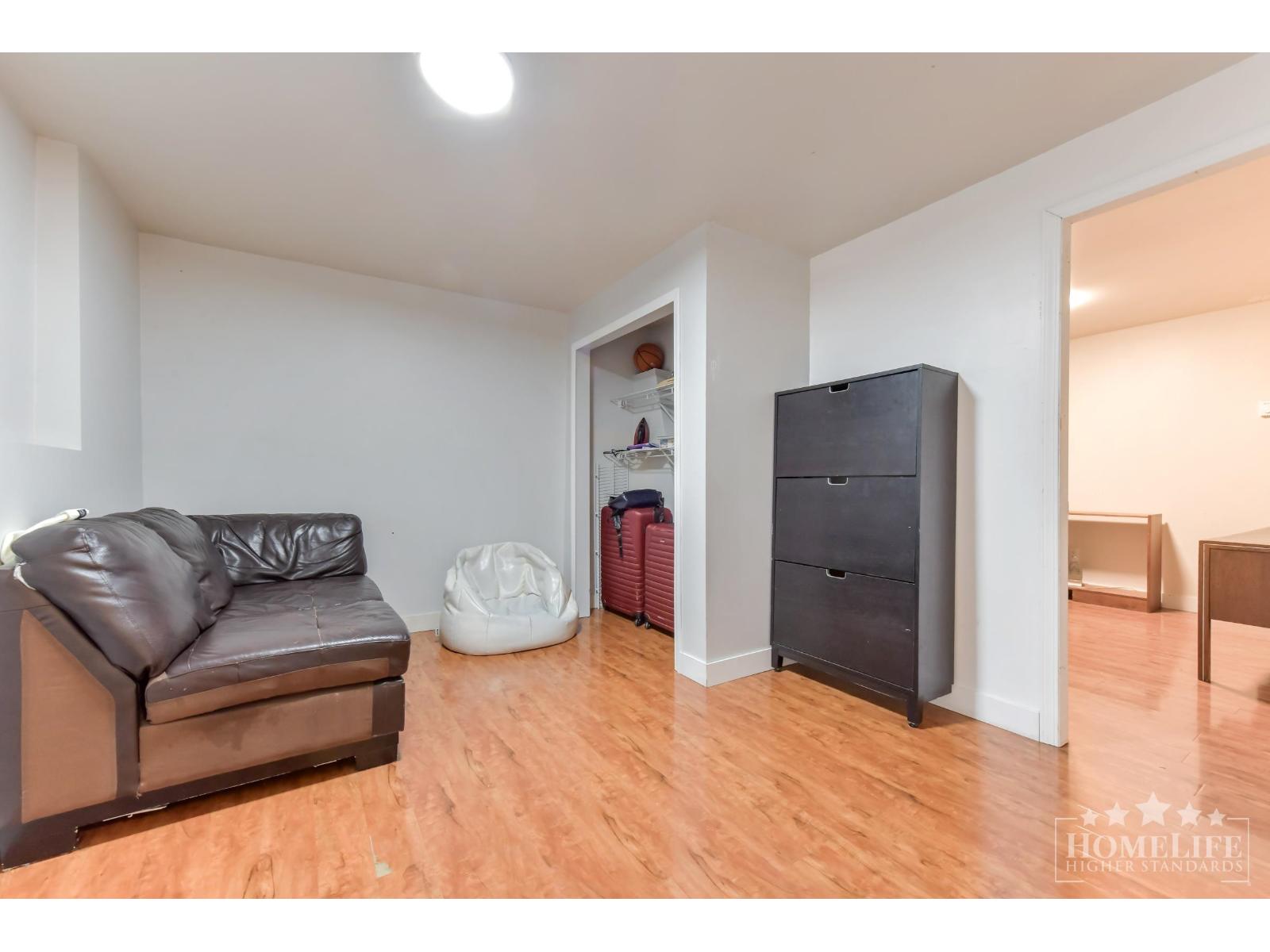 Source URL: https://ddfcdn.realtor.ca/listing/TS639112635011330000/reb6/highres/0/R3108740_9.jpg