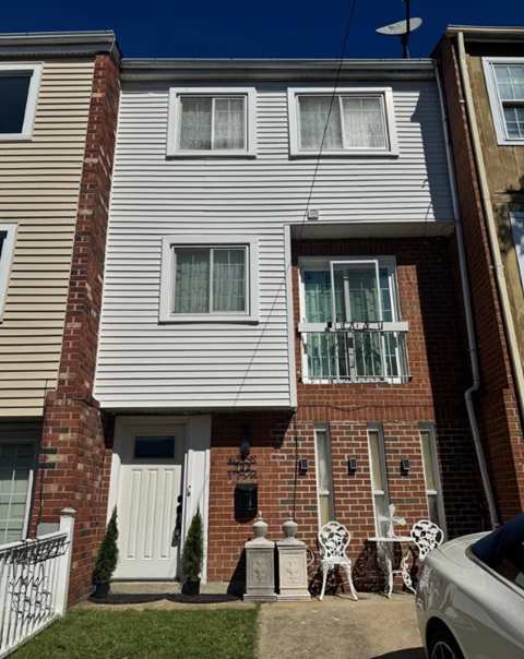 722 Bonini Road Southeast 4 Beds Apartment for Rent