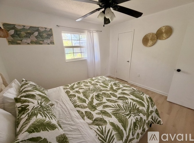 6966 North Socrum Loop Road 4 Beds Single Family Home for Rent - Photo gallery 4